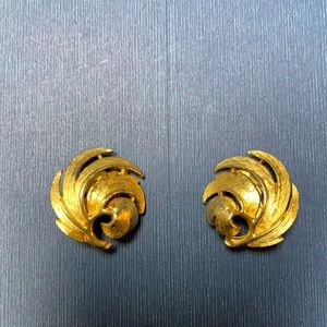 Lisner clips vintage gold
